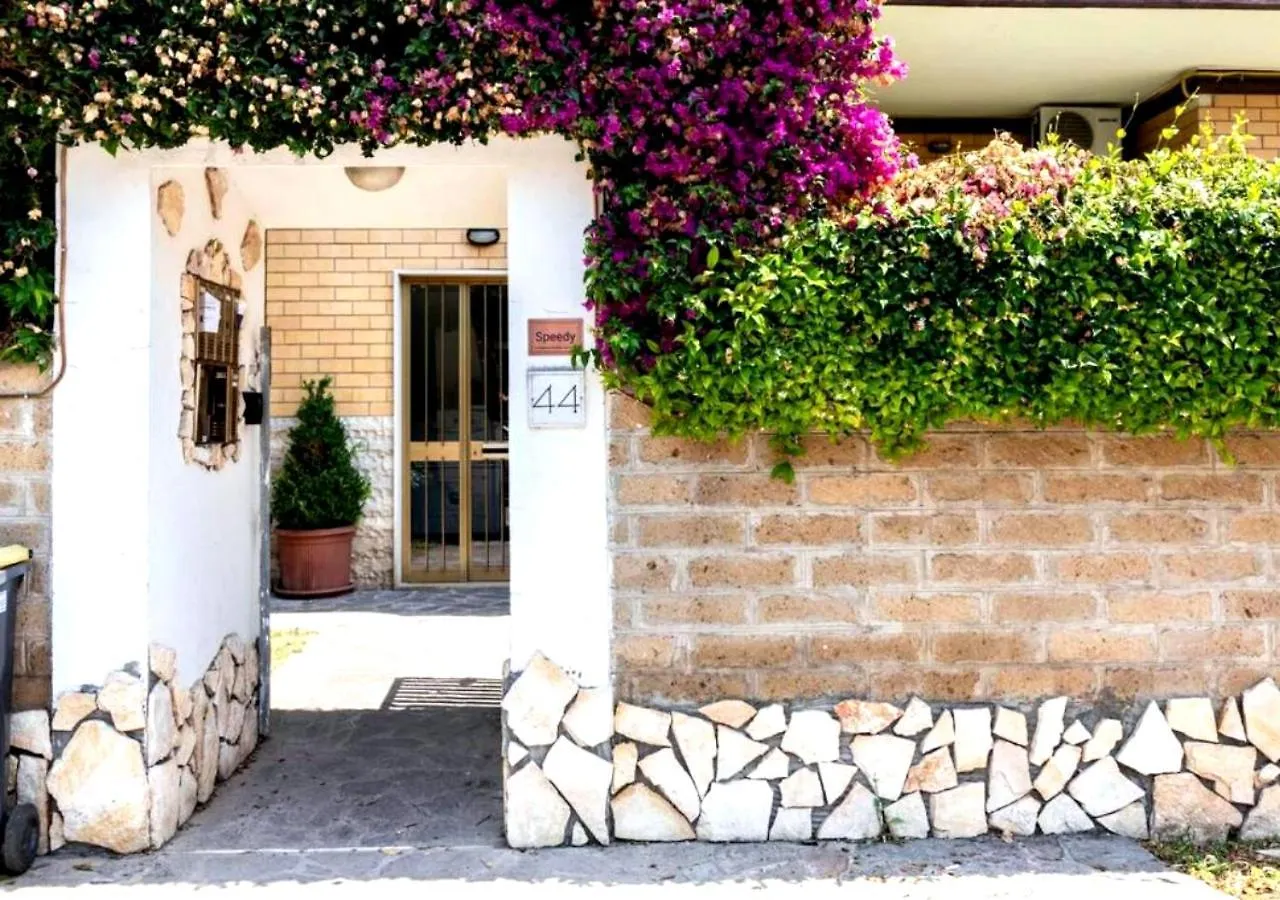 Premier Suite Parkview - One-Bedroom - Fiumicino Airport - Self Check-In 0*,  Italy