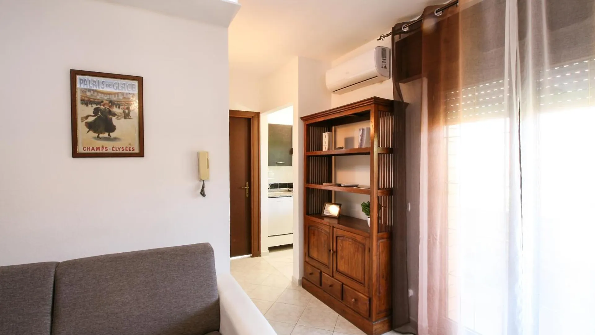 Premier Suite Parkview - One-Bedroom - Fiumicino Airport - Self Check-In Apartment